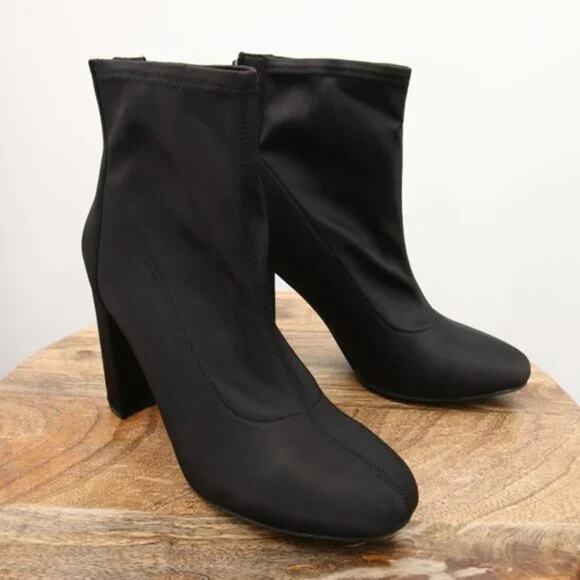 Delicious Boots Black Satin Ankle Booties Chunky Heel Round Toe Sock Stretchy 10 - Picture 2 of 11